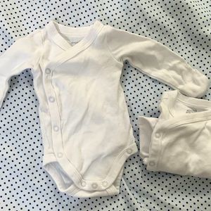 Simple Joy Longsleeve Onesie with hand cover size. Newborn